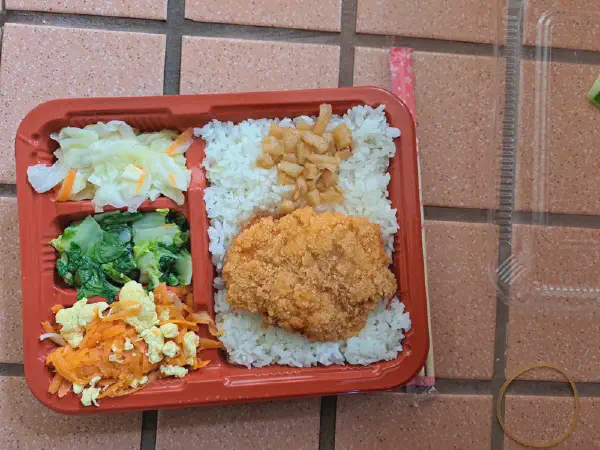 更多學校午餐的照片